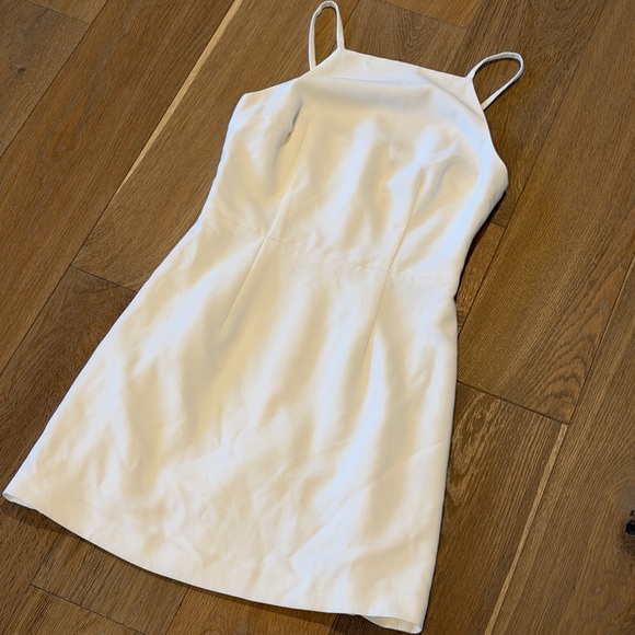 French Connection Whisper Light White Mini Dress Size 2 NWOT Chic Modern - Picture 3 of 7
